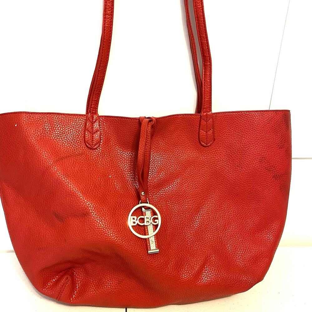 BCBG Red Leather Shoulder ToteBag Beach Travel Y2K 2000s GoldTone Logo Chic Boho